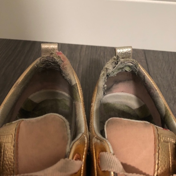 Ted Baker Rose Gold Sneaker size 6.5 (VERY WELL WORN) - Picture 3 of 8